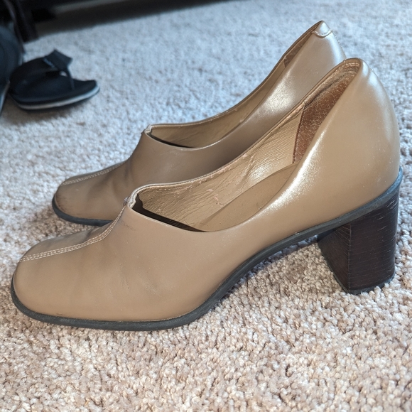 Libbey Pumps - Picture 2 of 2